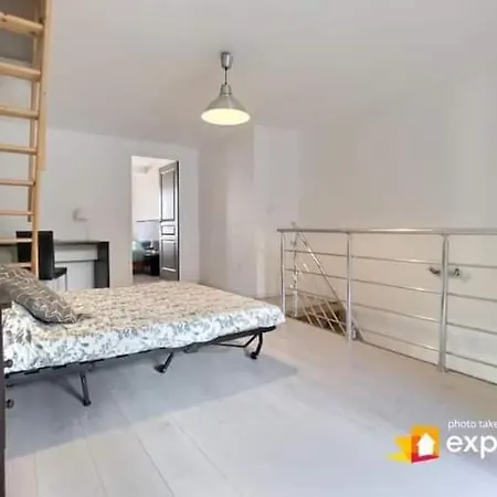 Maison De Avec Petite Cour